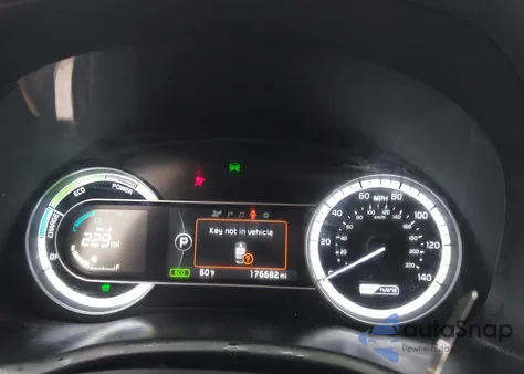 2017 Kia Niro Touring из США, поврежденный, VIN KNDCE3LC5H5077855